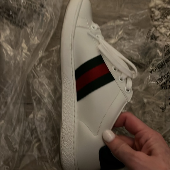 Lovely Gucci Ace sneakers in EXCELLENT condition. Size 38 EU (8 US) - Picture 5 of 11